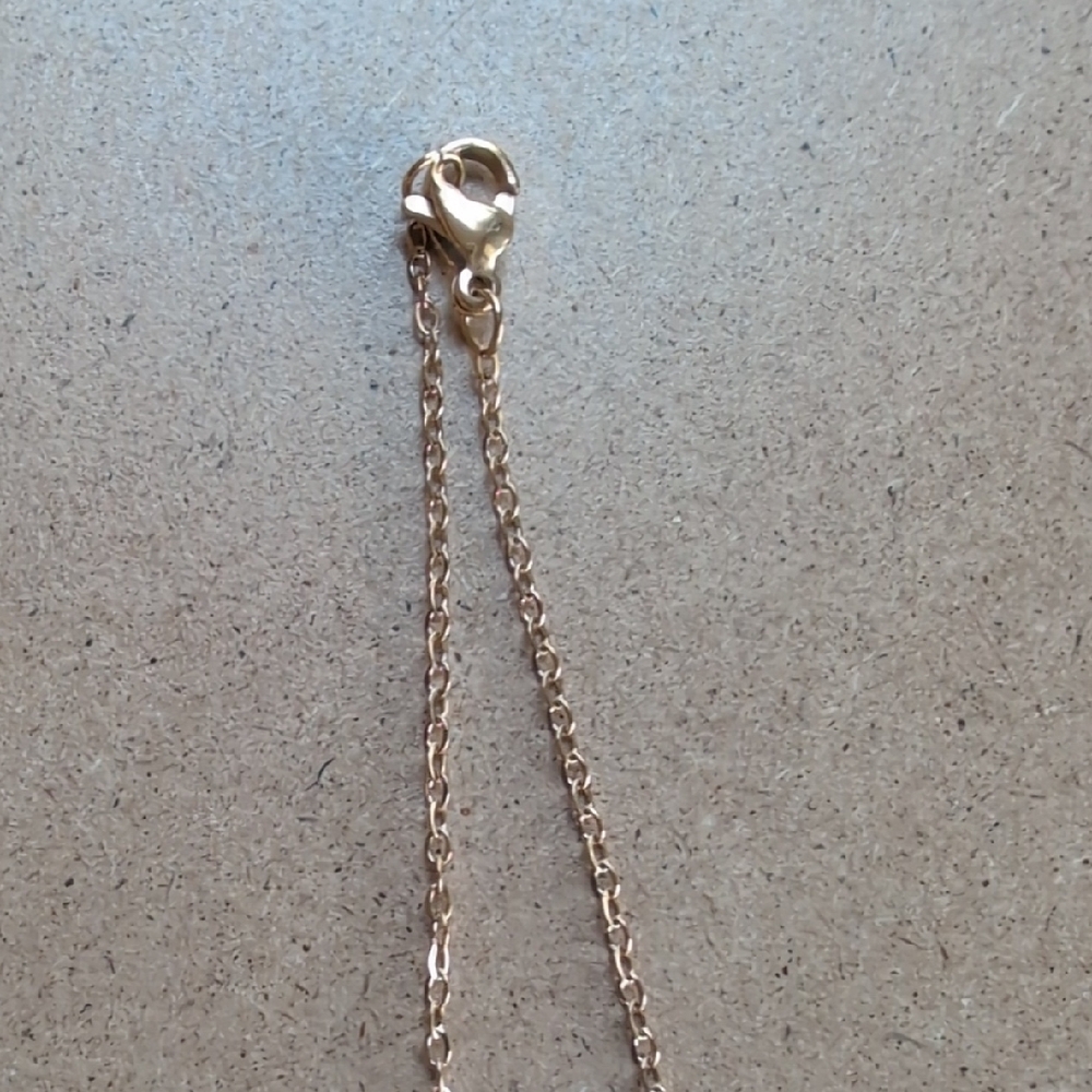 Elegant Gold Stainless Steel Hamsa Hand Necklace - Picture 4 of 6
